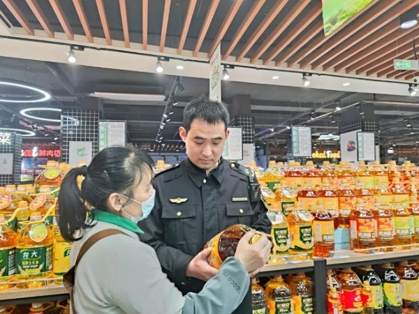 守護(hù)舌尖安全 保障放心消費(fèi)——肥城市汶陽(yáng)市場(chǎng)監(jiān)管所扎實(shí)開(kāi)展食品安全專(zhuān)項(xiàng)檢查